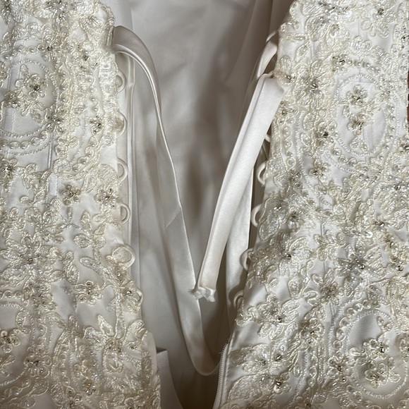 NWT! Wedding / quinceanera dress, strapless, beading - Picture 8 of 9